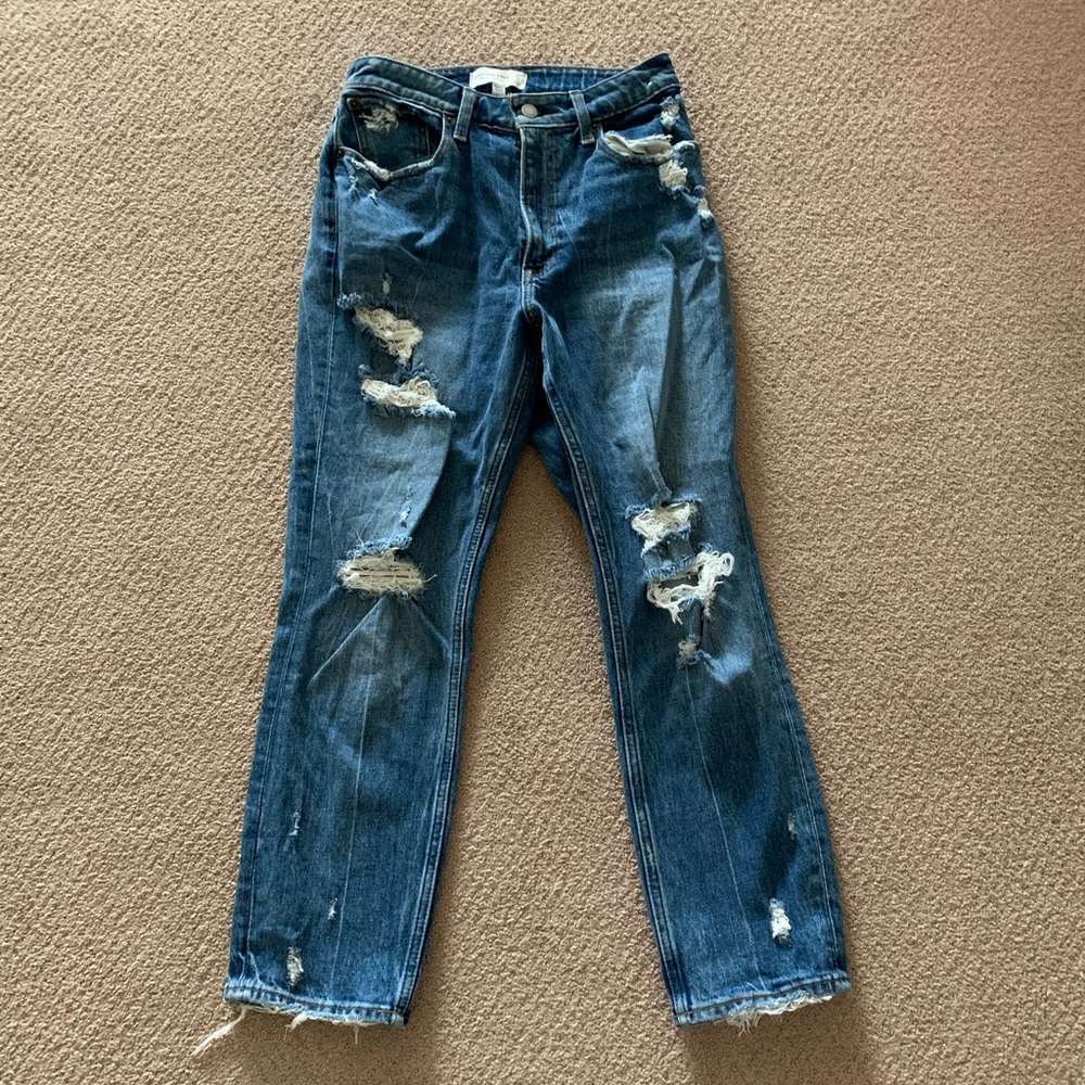Abercrombie High rise curve love mom jeans